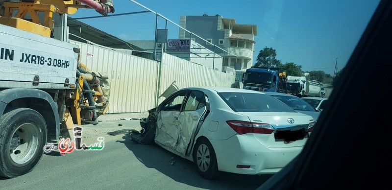  كفرقاسم : حادث طرق بين مضخة باطون وسيارة خاصة على شارع كفرقاسم كفربرا واصابات طفيفة وازدحام مروري